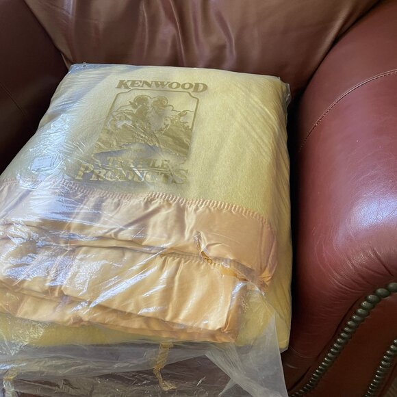 Vintage Kenwood 100% Virgin Wool Throw Blanket Made in Canada Yellow/ Gold BNIP - Picture 12 of 13